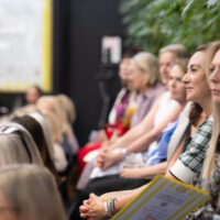 fashion-show-attendees_14