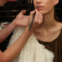 fashion-show-backstage_08